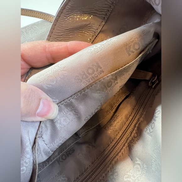 Michael Kors Gray Patent Leather Logo Tote w/COA - Picture 6 of 9